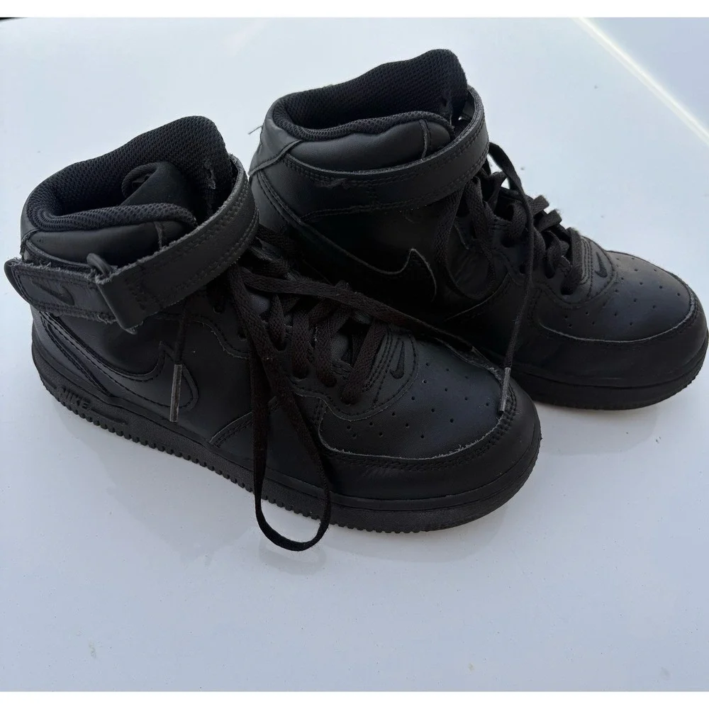 Nike Court Borough Mid 2 Unisex Kids Black Mid Top Sneakers Size 2.5 Y